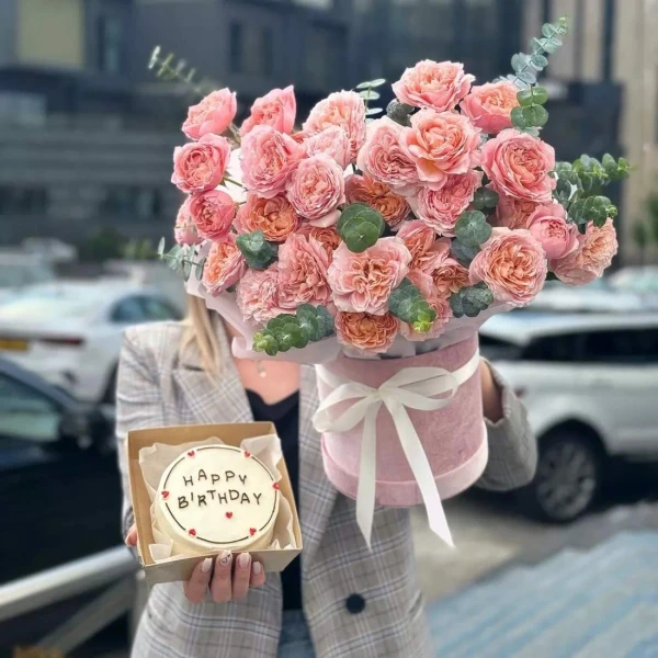 Сет "Спеши любить" — «Сет Спеши любить» — подарочный сет Dolce Sweets из 1 бенто-торта «Молочная девочка» по 350 г. Готовый сет…